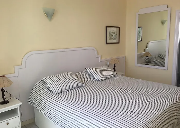 Rocas Del Mar Costa Del Silencio